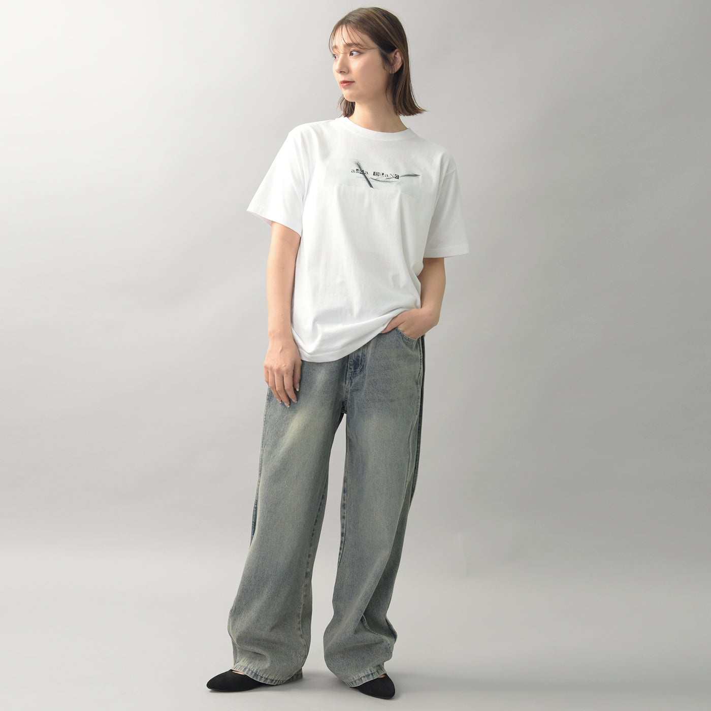 ボックスロゴプリントTシャツ