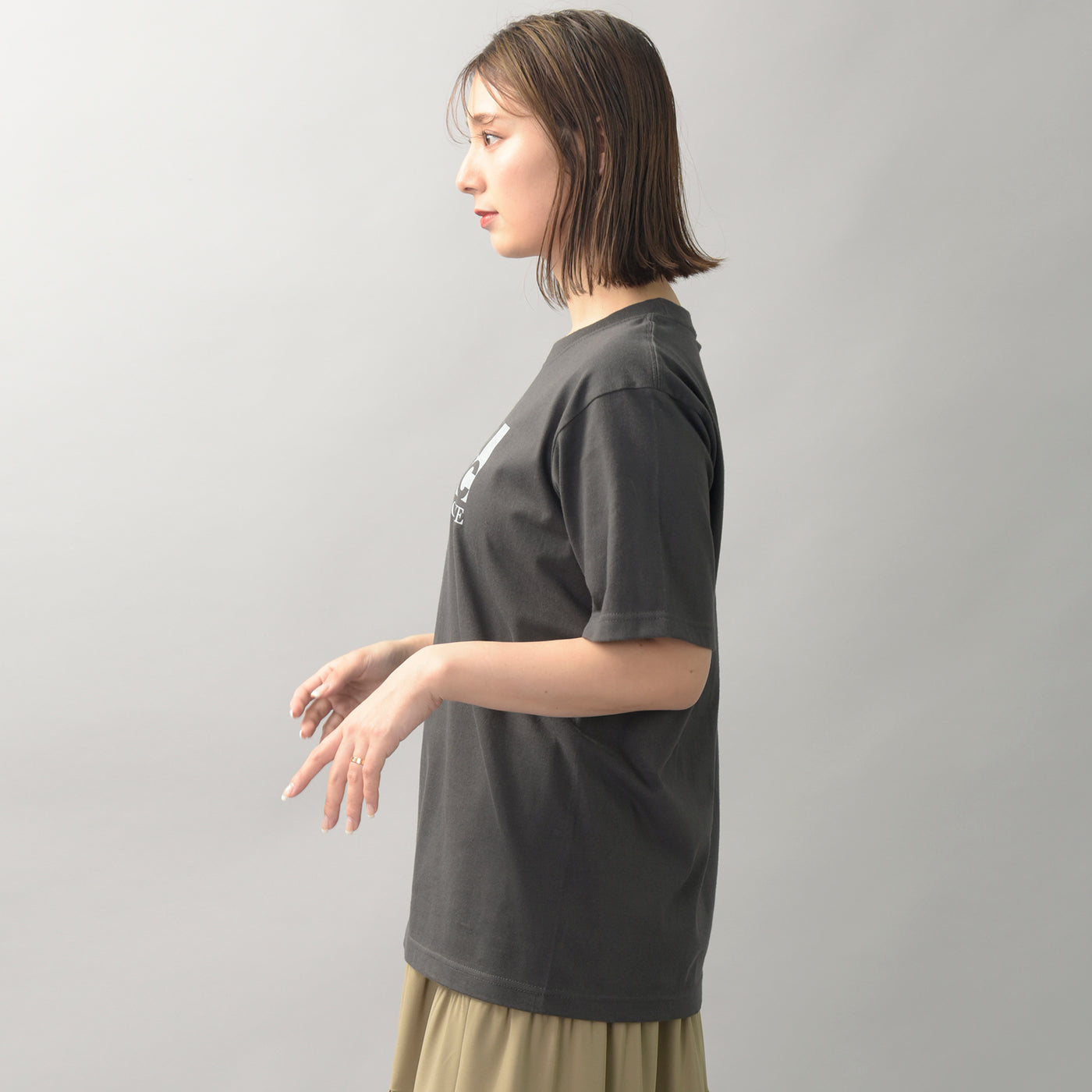 ブランドロゴプリントTシャツ