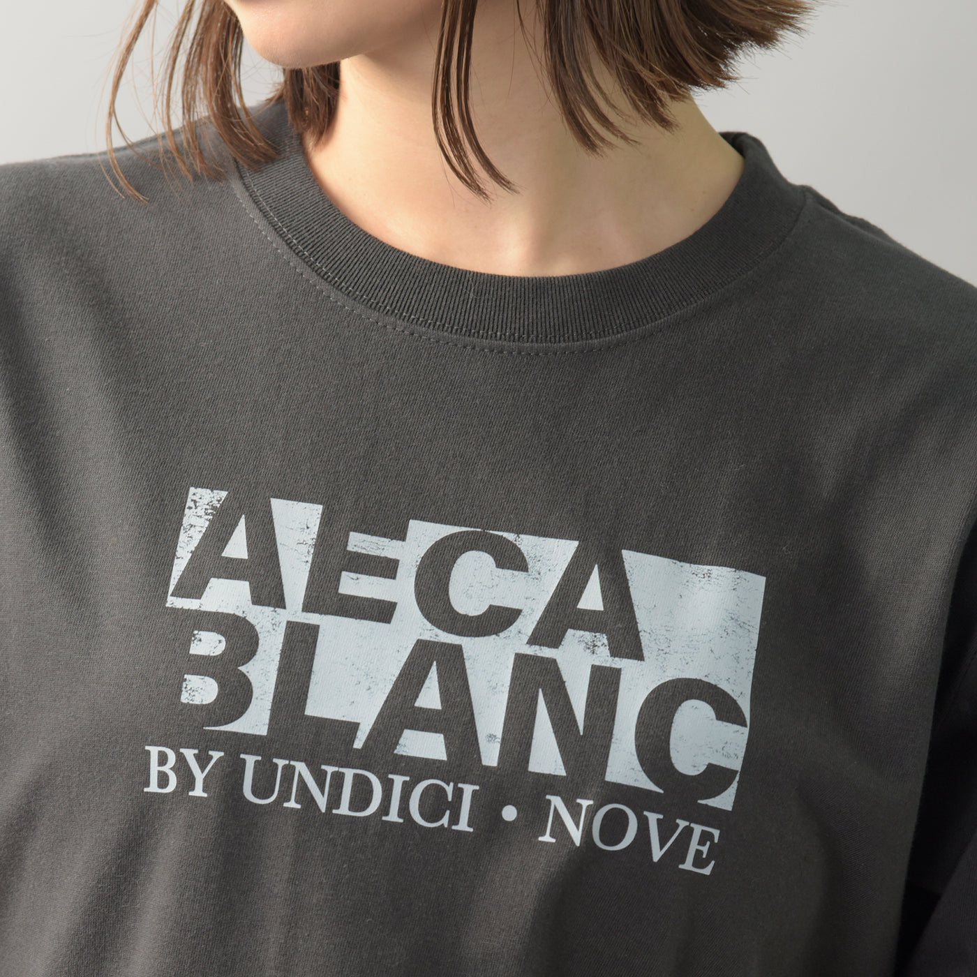 ブランドロゴプリントTシャツ