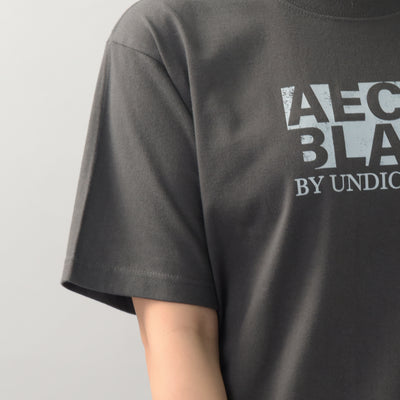 ブランドロゴプリントTシャツ