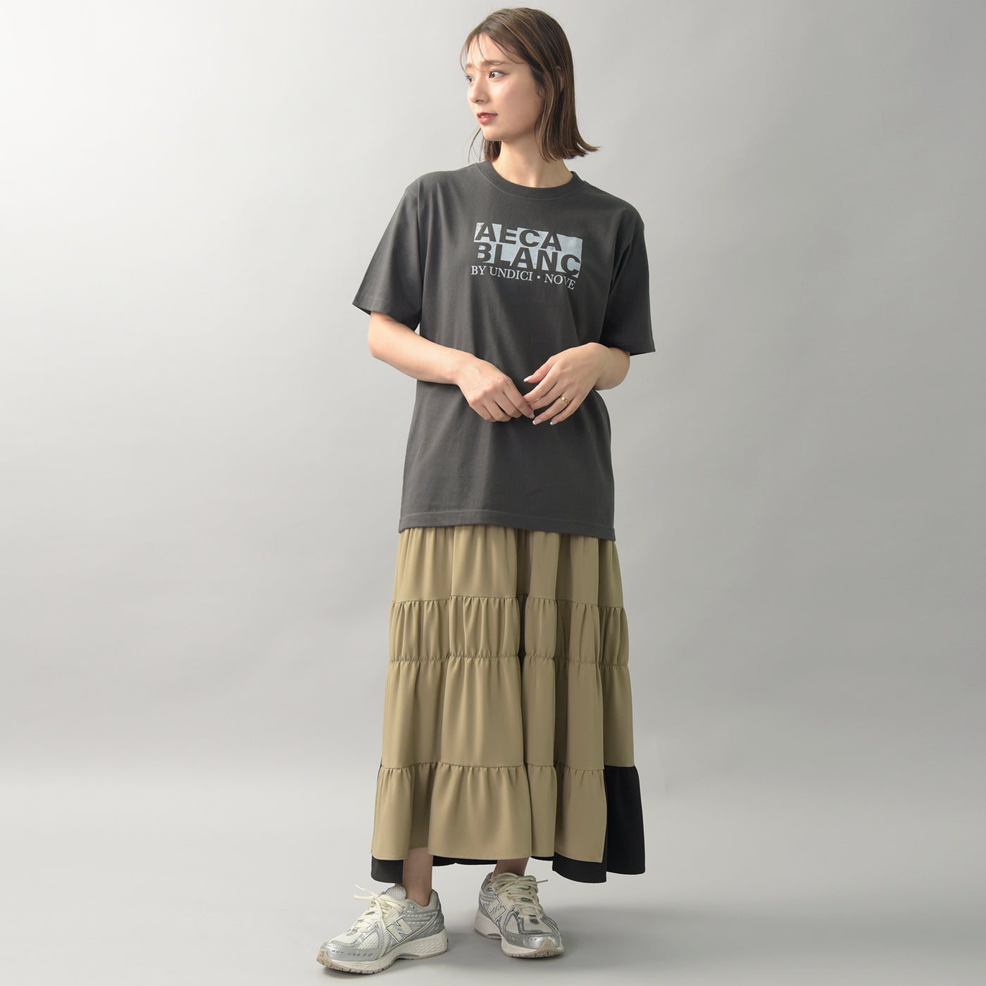ブランドロゴプリントTシャツ