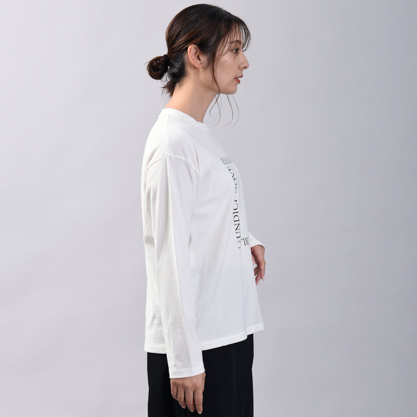 スクエアロゴプリント長袖Tシャツ