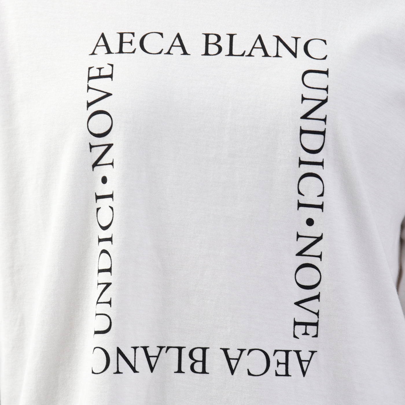 スクエアロゴプリント長袖Tシャツ